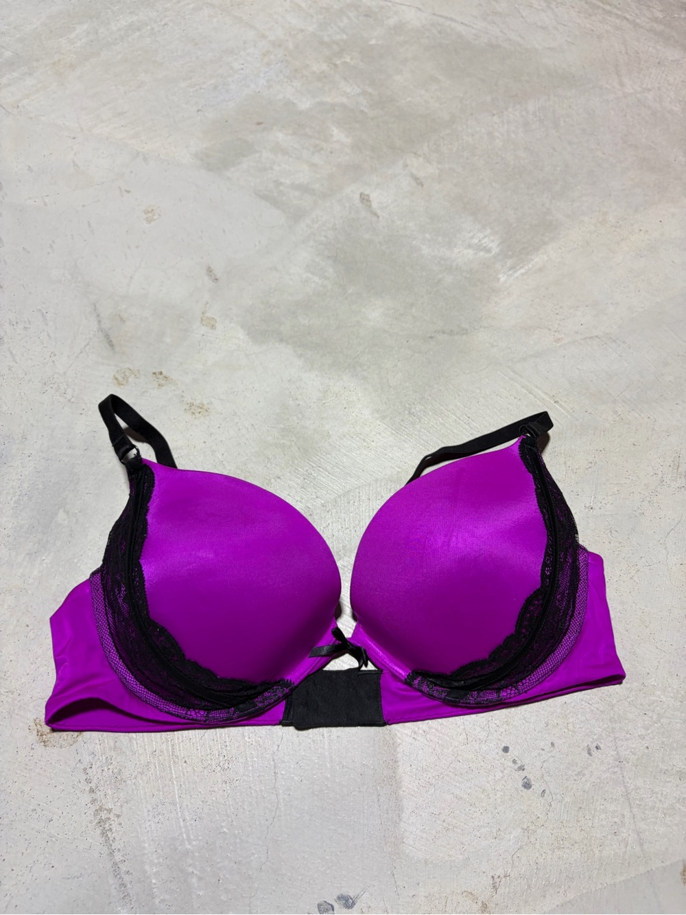 Victoria’s Secret very sexy Vibrant Purple Lace-Trim Push-Up Bra 38C